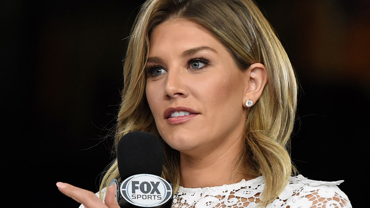 Charissa Thompson Hacked videos gratis