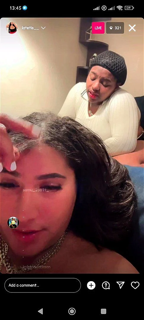 ig live flashing