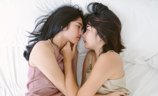 carol kinne recommends lesbian asian hot kiss pic