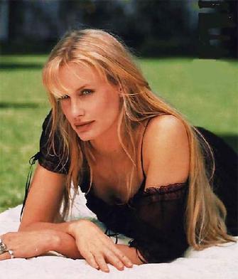 carolyn stanton recommends Daryl Hannah Feet