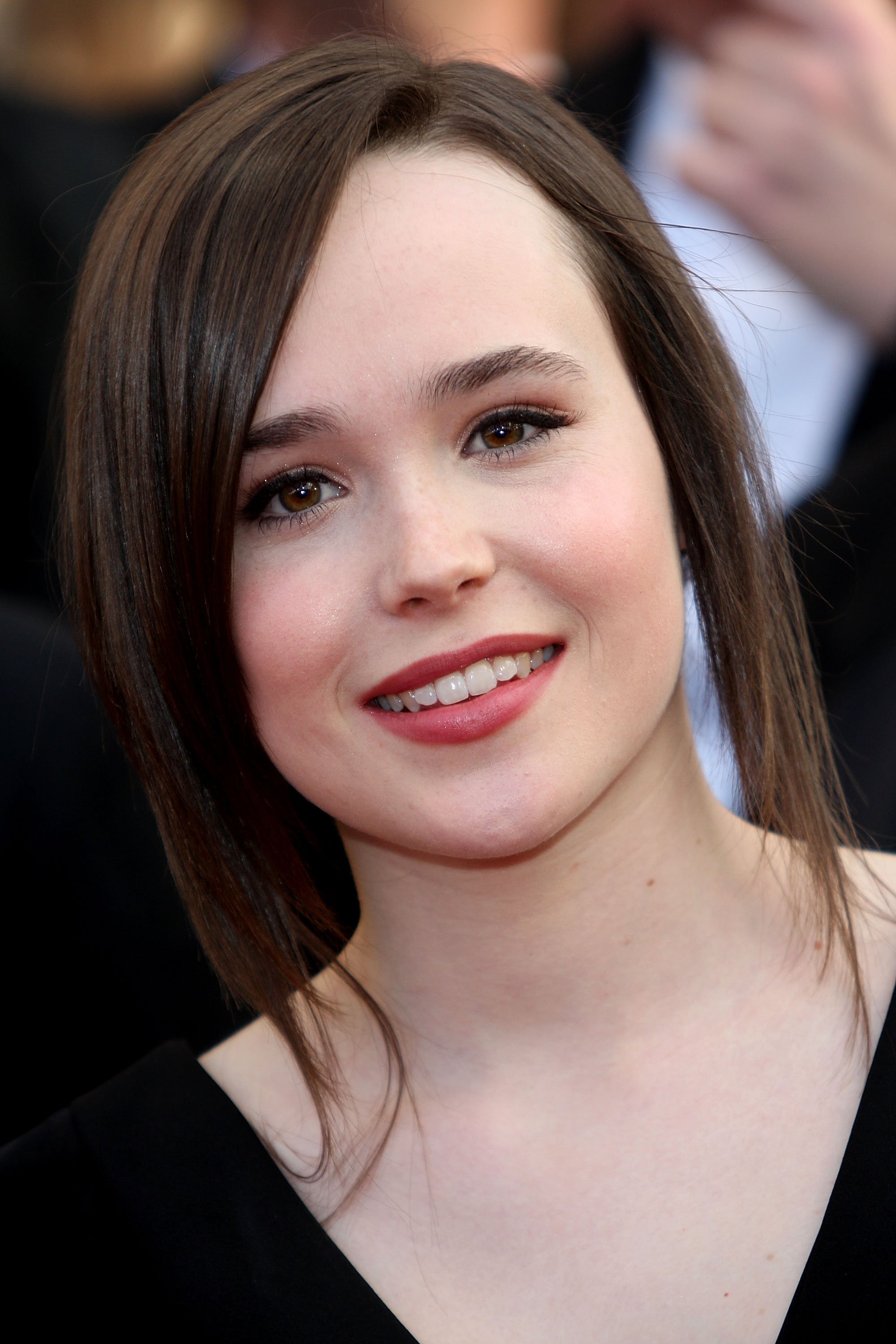 bridgette jo share ellen page hot photos