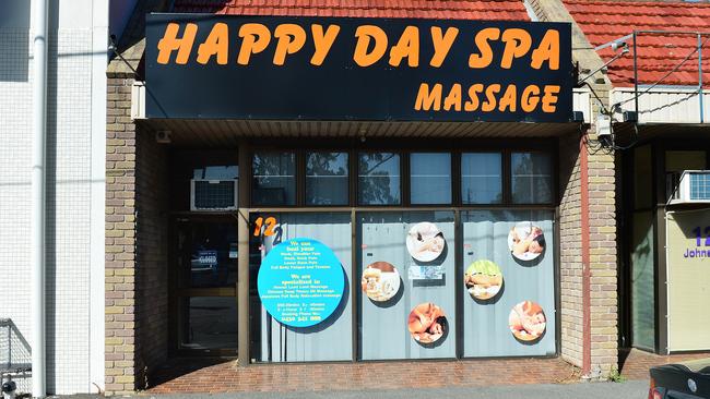 damon branch recommends massage parlor with happy ending pic