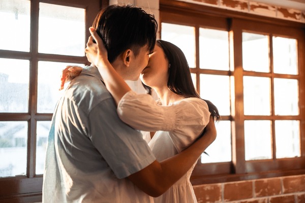 dennison benitua recommends asian hot kiss pic