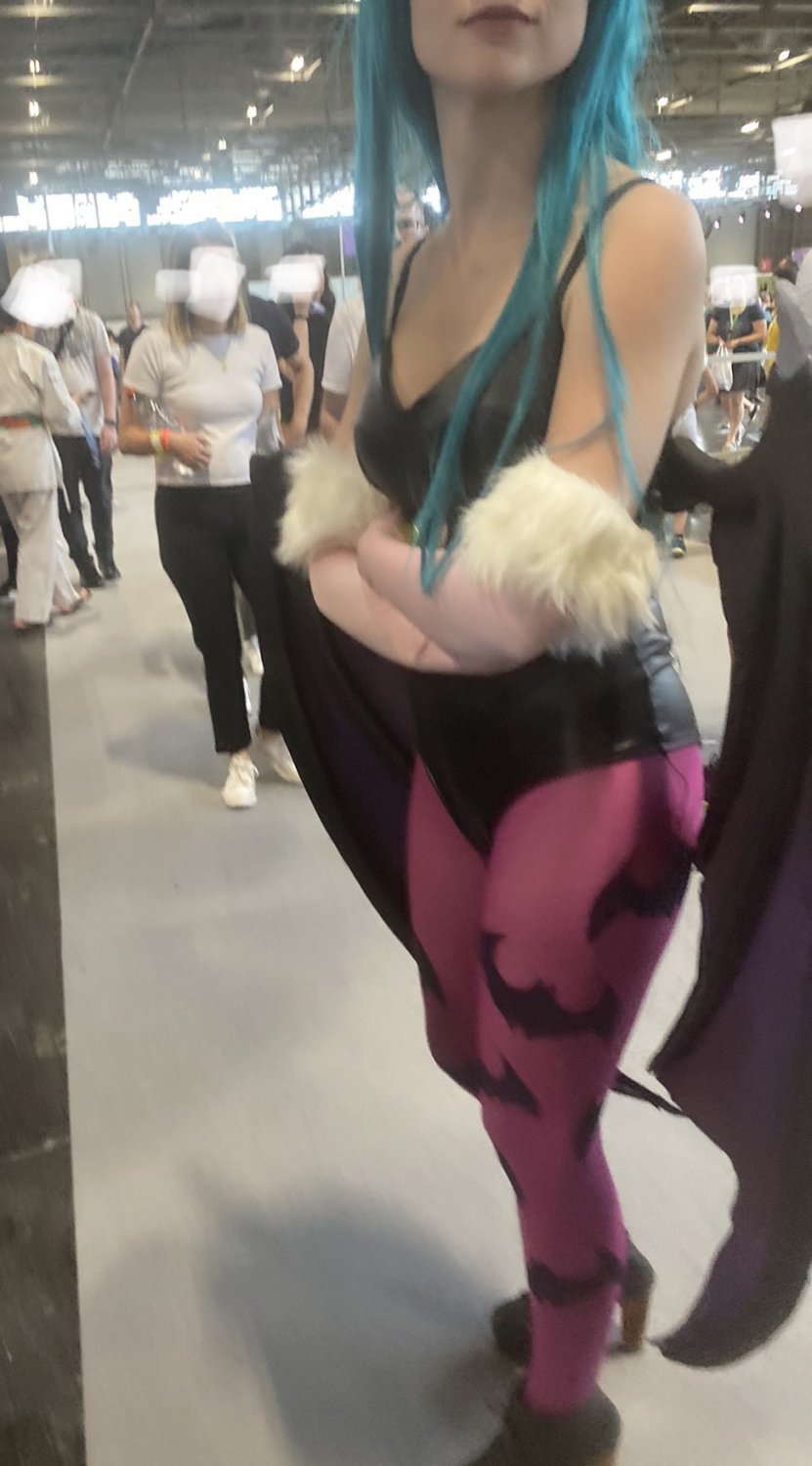 david vanorden recommends cosplay creepshot pic