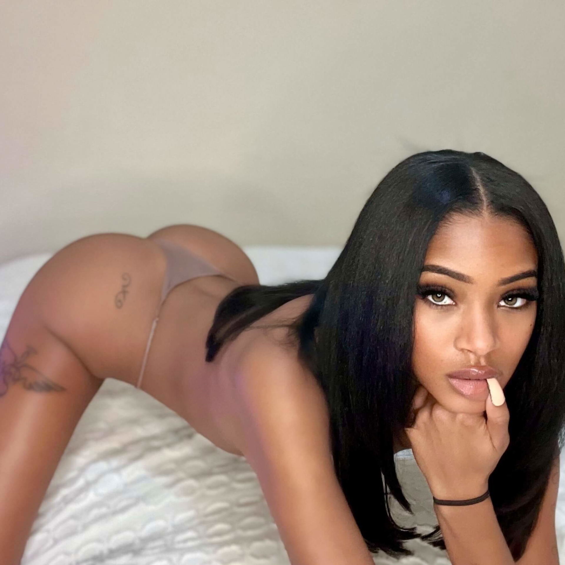 aung aye chan recommends black women onlyfans pic