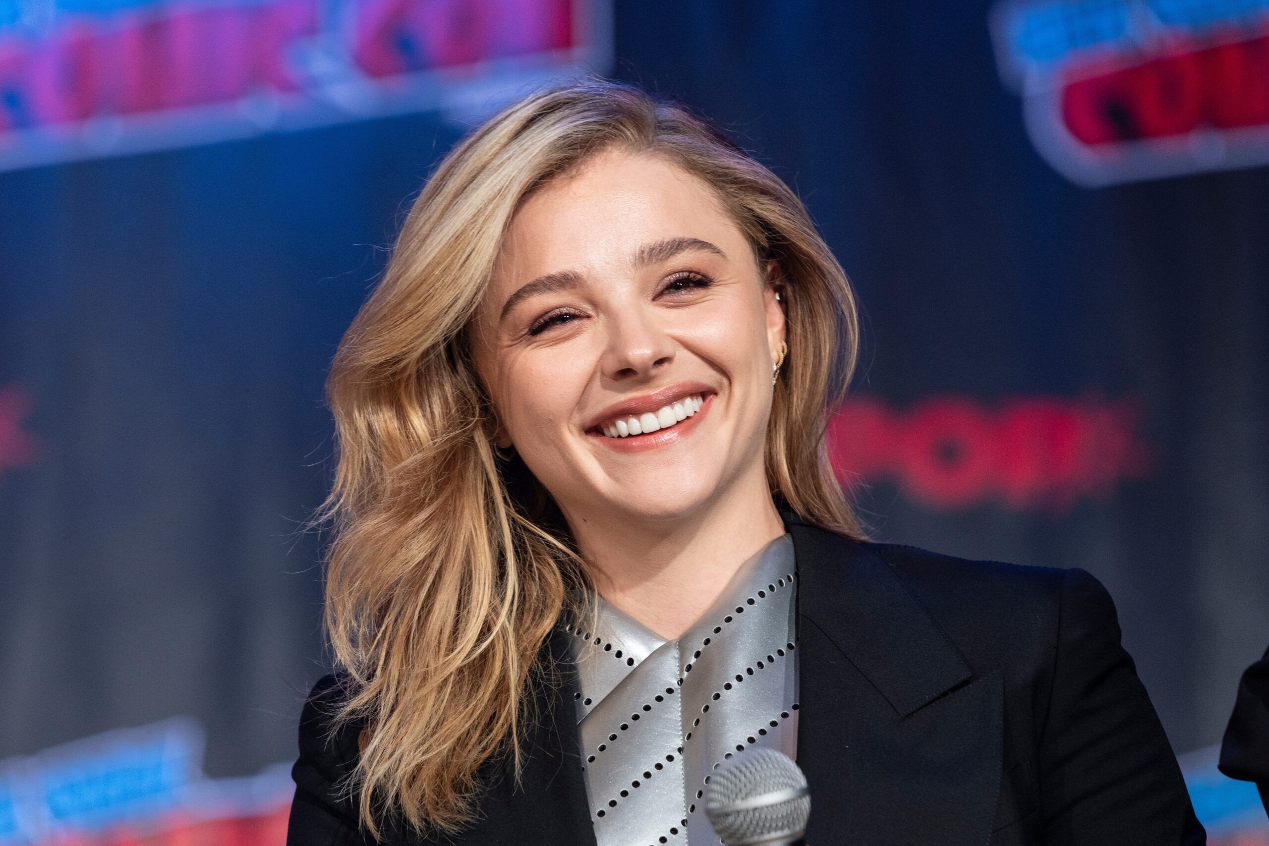 conor desantis share chloe grace moretz lesbian photos