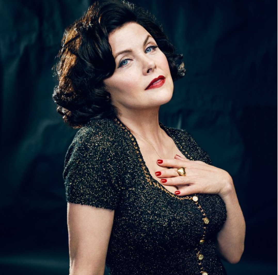 andy knoll share sherilyn fenn height photos