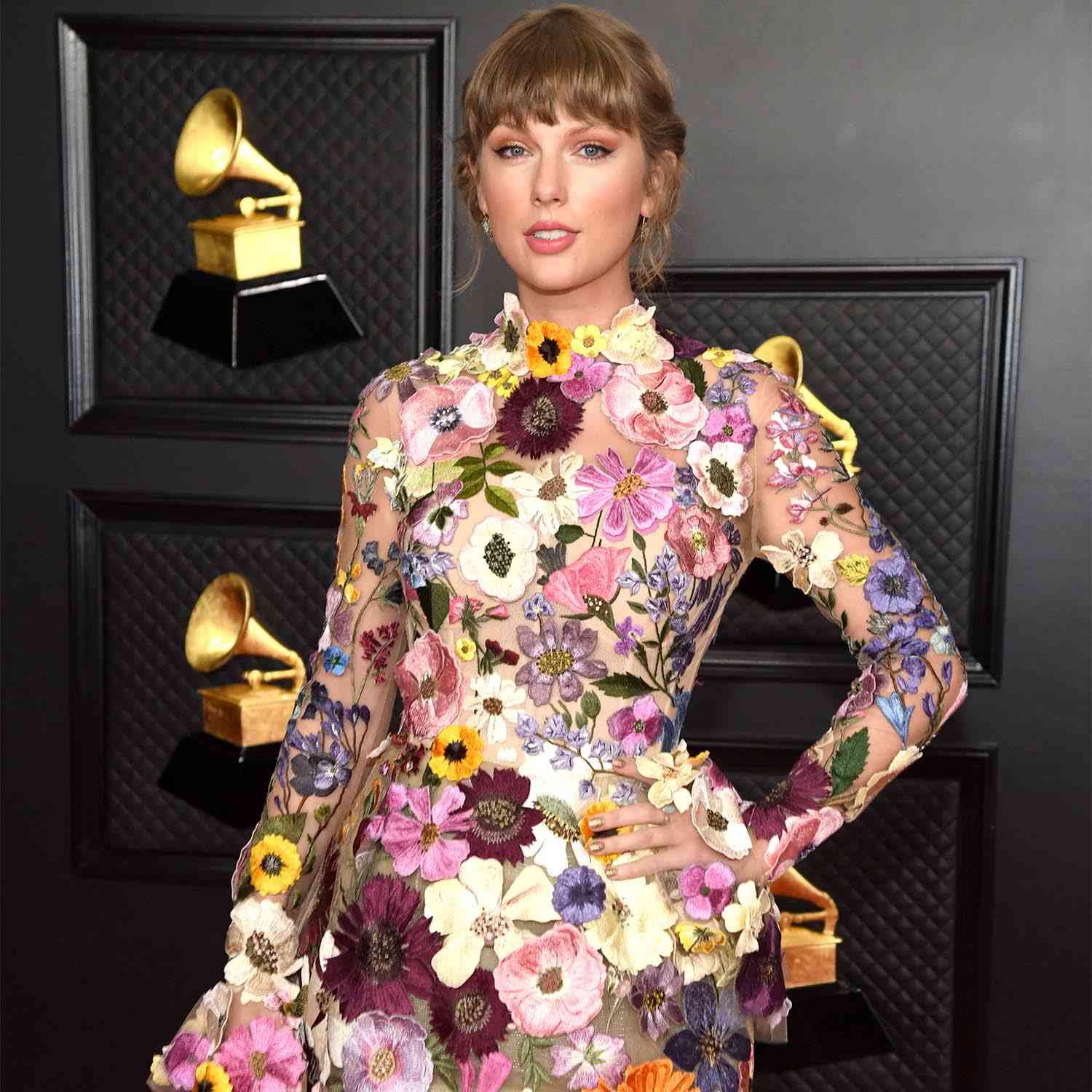 cecilia arreguin recommends taylor swift up skirt pic