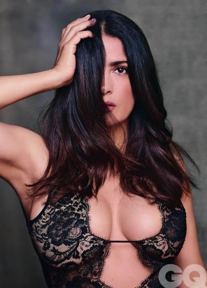 ben wymer recommends salma hayek pirno pic