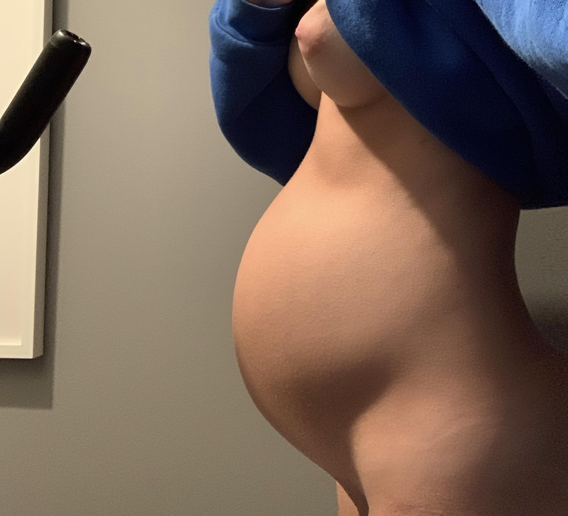 dayana montesdeoca recommends petite pregnant porn pic