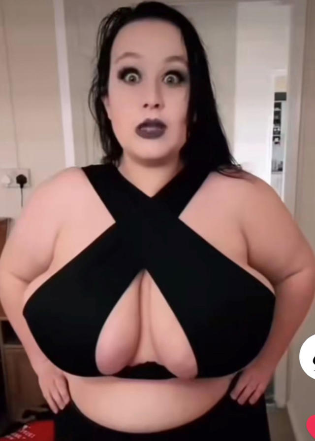 Huge Black Boobs On Webcam deatta oneesan