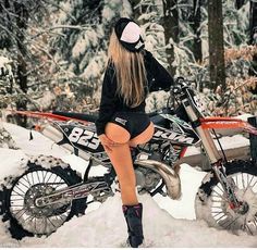 Nude Motocross fast handjob