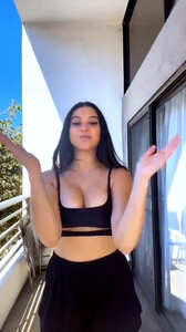 baraquiel recommends kira kosarin boobs pic