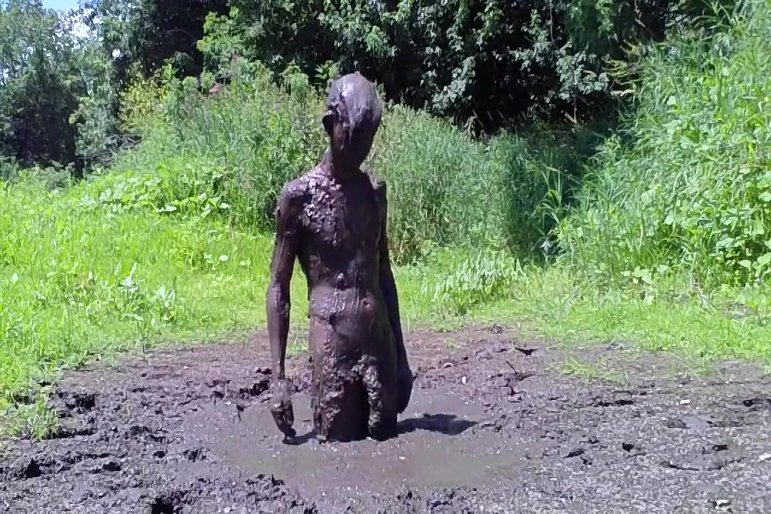 aj romeo recommends nude mud bathing pic