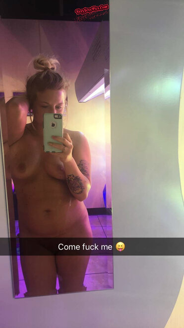 aarron wilson recommends amateur snapchat nude pic