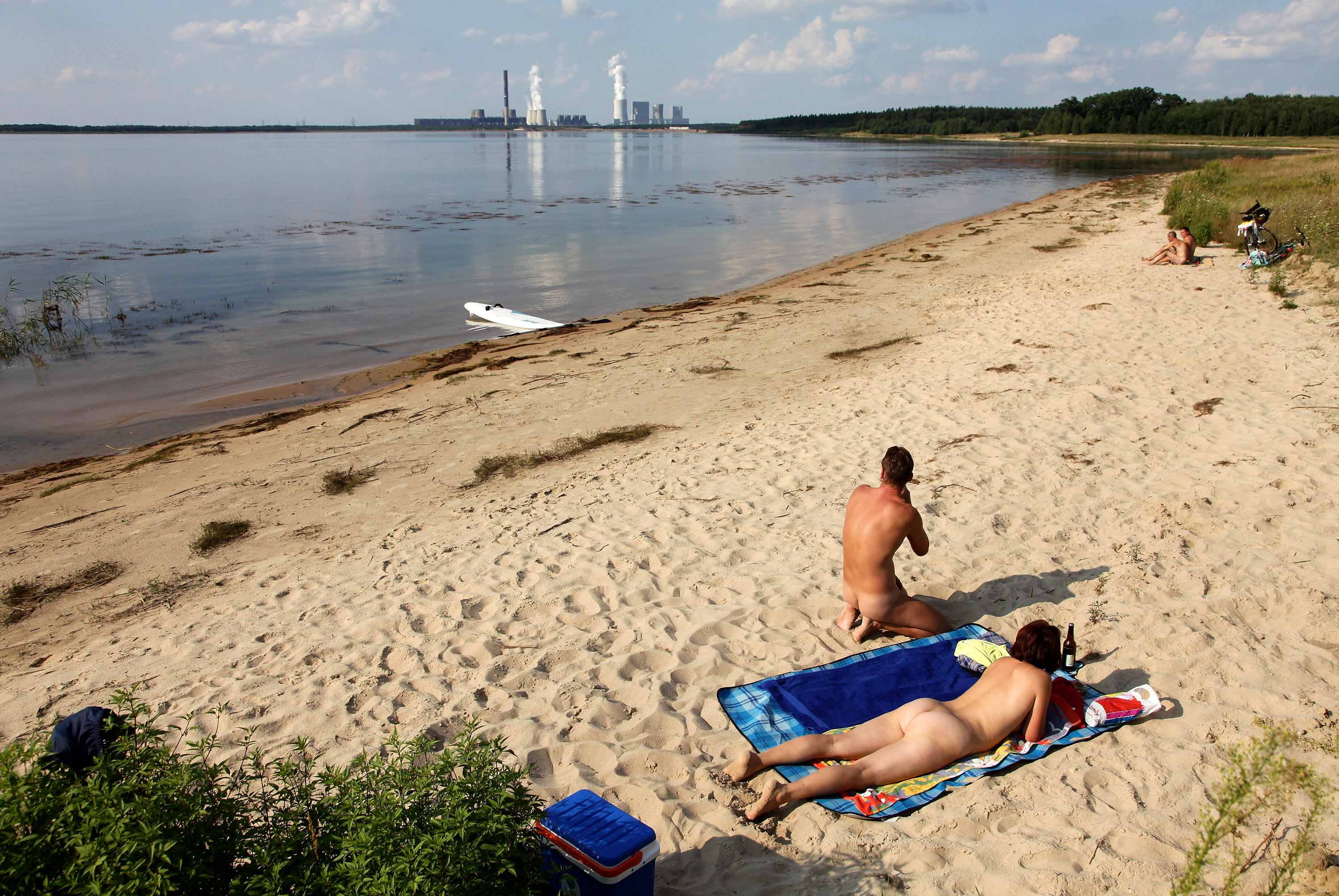 ashley greenup recommends beach voyeur amateur pic