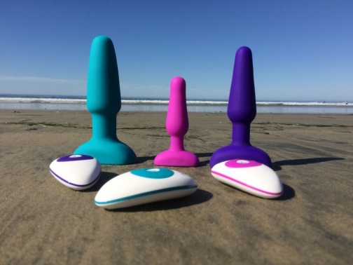 barbara woodruff recommends buttplug at the beach pic