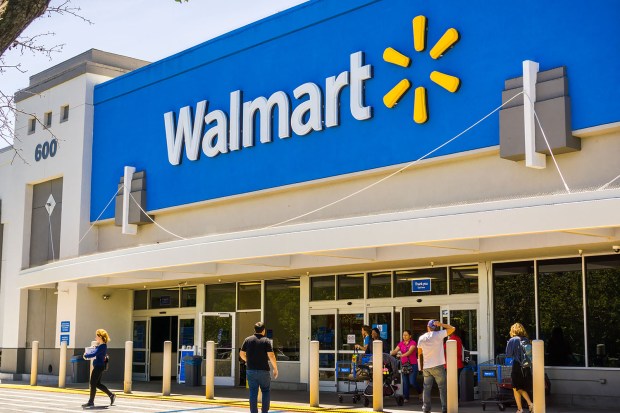 claire hoddy add flashing in walmart photo