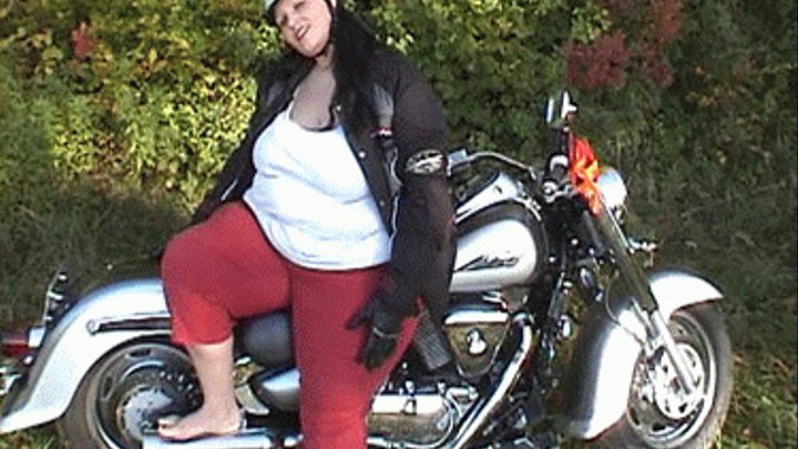 aj derr recommends motorcycle blow job pic