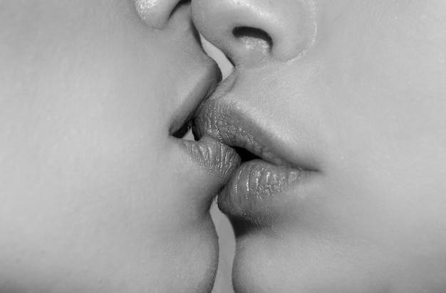 arslan ahmed malik recommends black lesbians tongue kissing pic