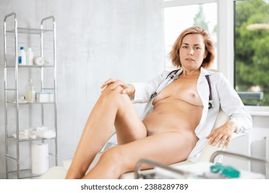 sexy nude doctor