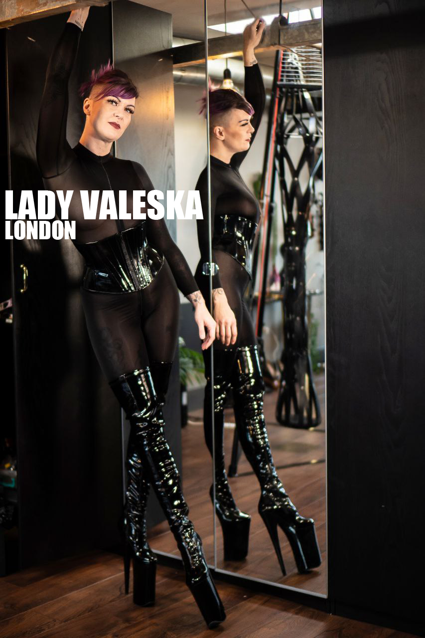 brett carlsen share lady valeska photos