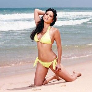 daniela gonell recommends Sunny Leone In A Bikini