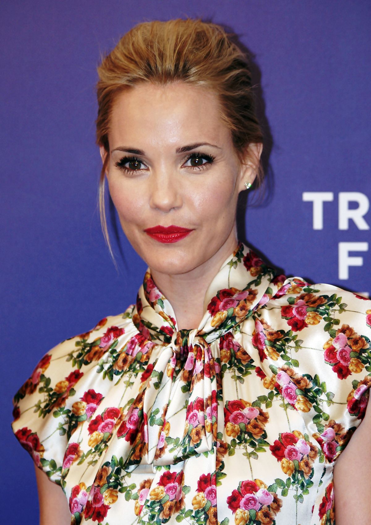 cyrano debergerac recommends leslie bibb sexy pic