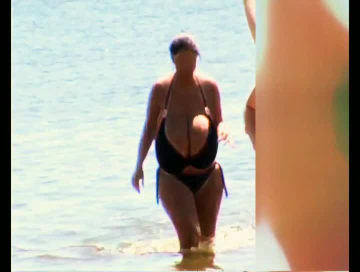 amy mccullah recommends Massive Tits On The Beach