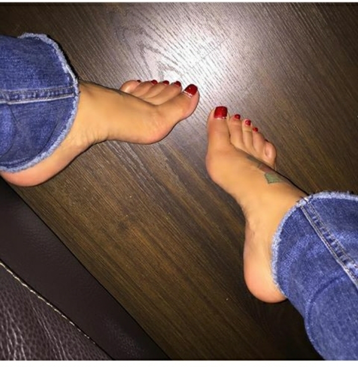 charlotte chang add photo kiara mia feet