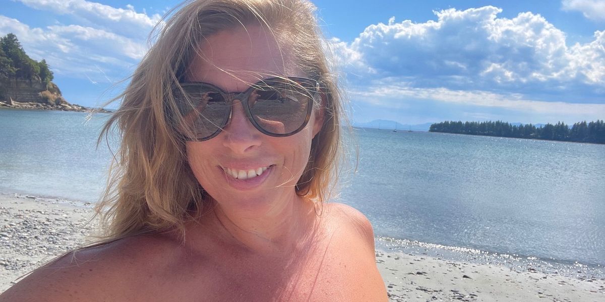 deborah leslie recommends Wife Naked On The Beach