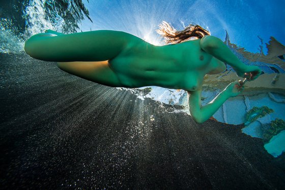 deanna mogg recommends naked women underwater pic