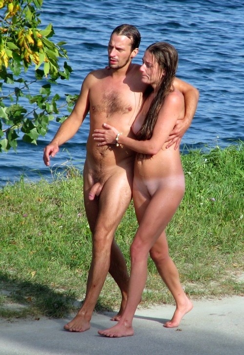 arvind gosal add nude couples in public photo