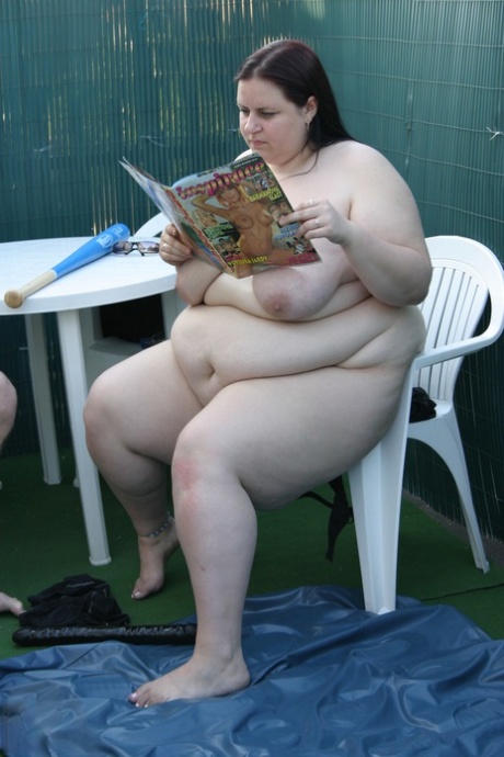 Overweight Naked Women twisted thoughts