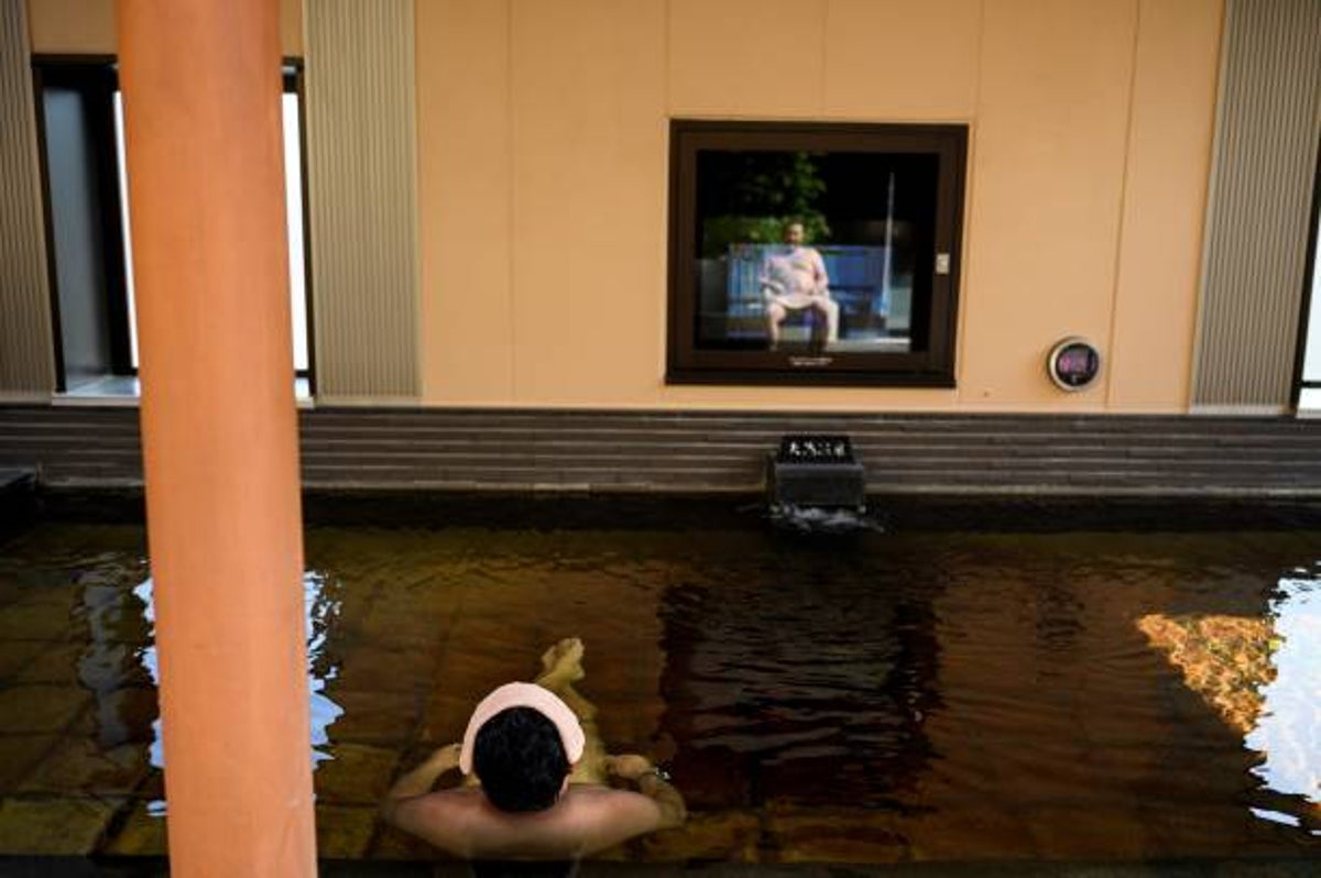 delia stokes recommends japanese onsen voyuer pic