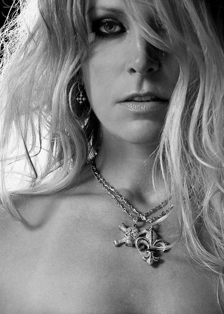 Sheri Moon Zombie Hot fucks bride