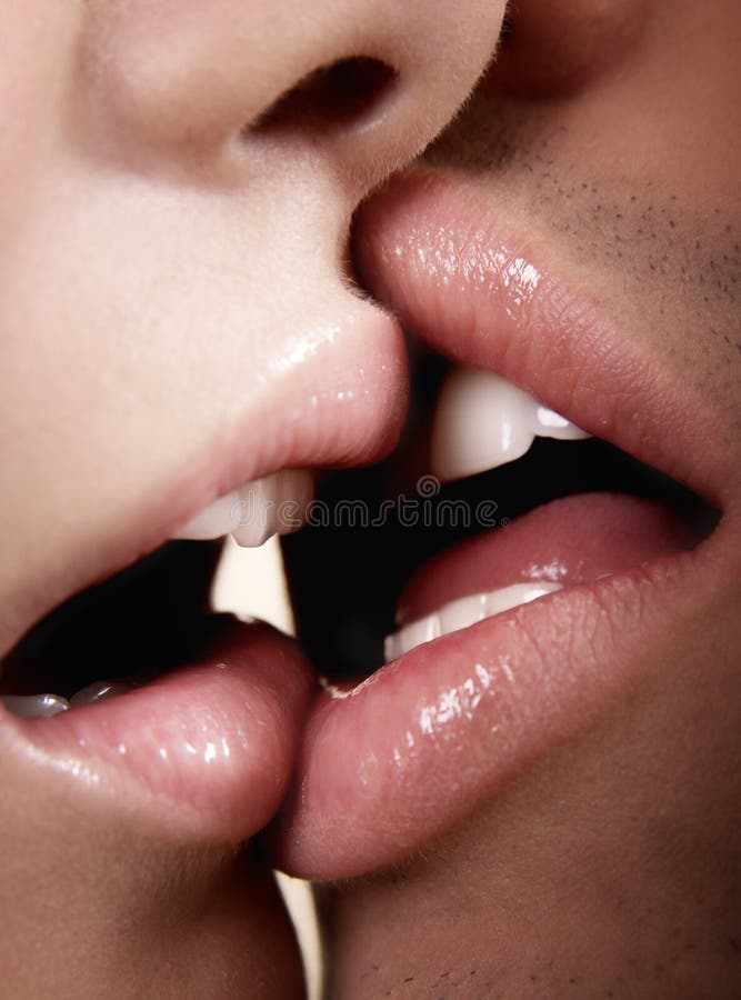 hottest tongue kissing