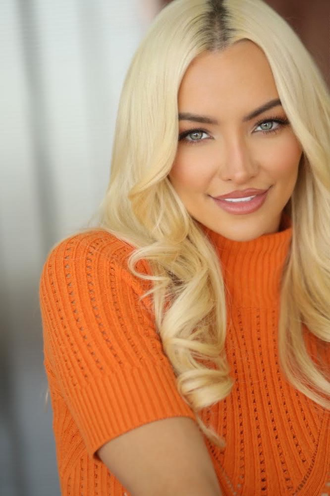 Lindsey Pelas Movies clothes images