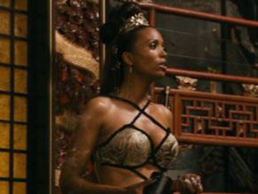 aisha tyler tits