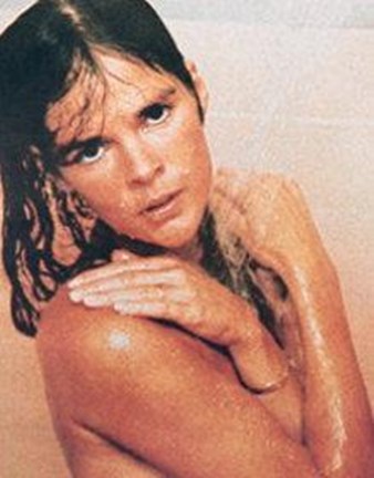 ali macgraw naked