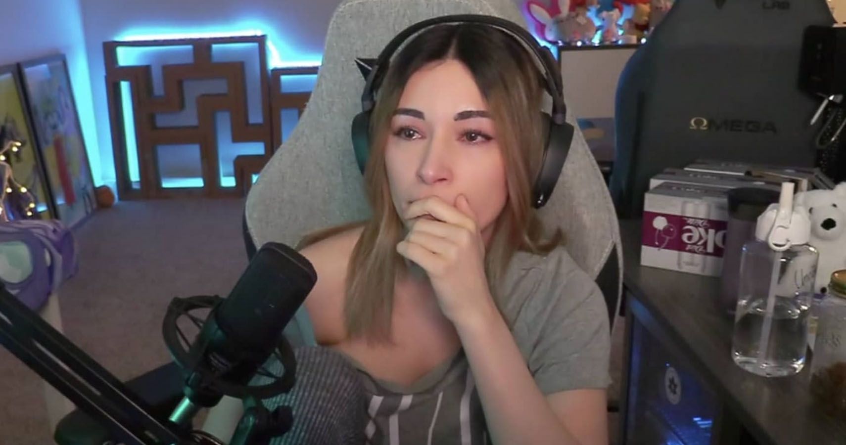 alinity tits