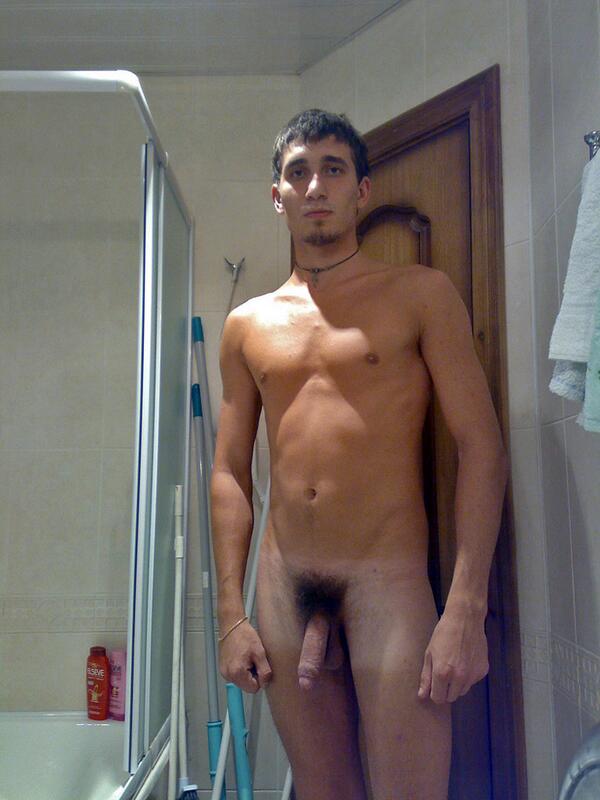 dan gaunt share amature guys nude photos