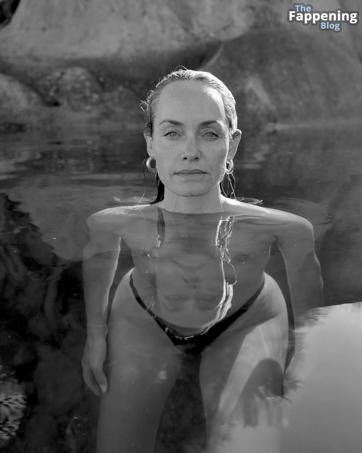 bob hoad recommends Amber Valletta Naked