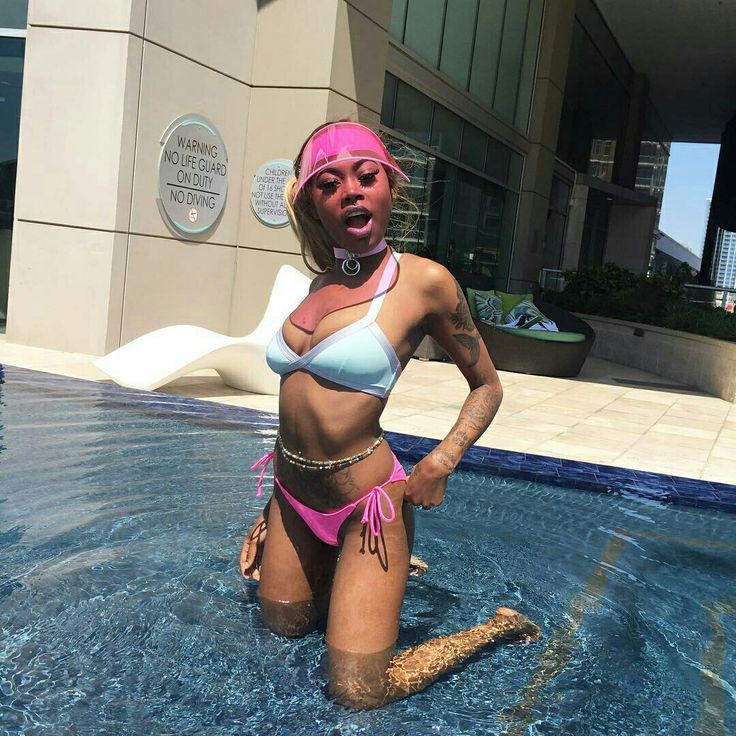 Asian Doll In Bikini photos shemales