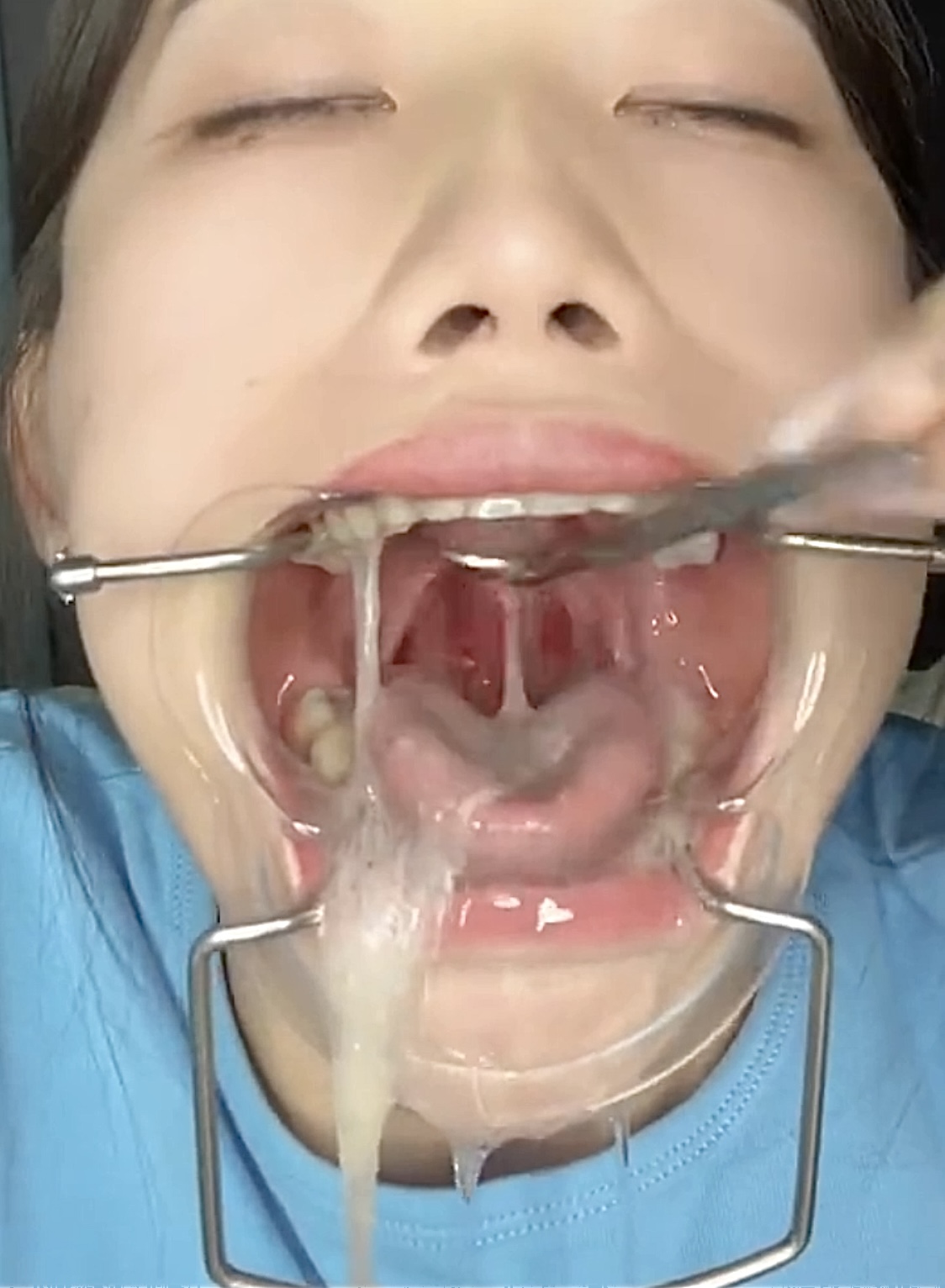 amanda hendriksen add photo asian throat gagging