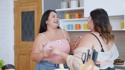 bbw lesbian seduction