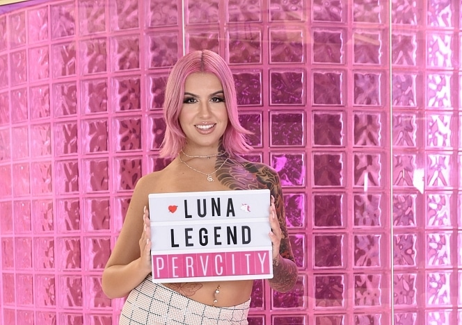 brian carrion recommends Luna Legend Pervcity