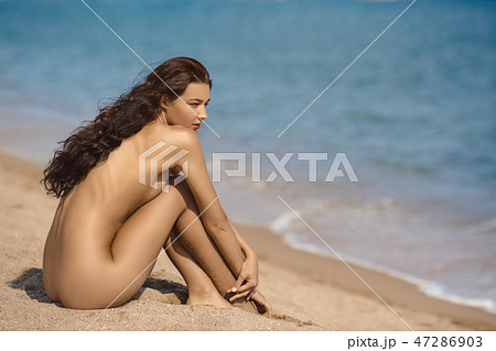 andrew paster recommends Beautiful Women Nude On The Beach