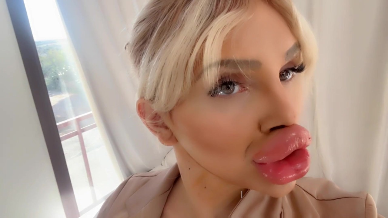 amy blaisdell recommends big lips porn pic