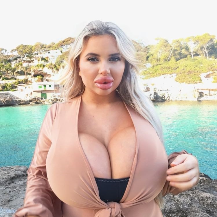 alexa england recommends football big tits pic